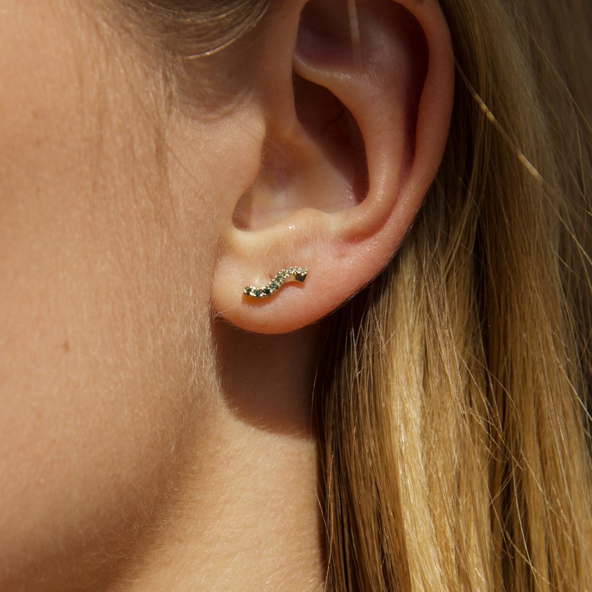 Simona Samojauskaite Julija Step Twig Green Diamond Earrings 18K Gold 01